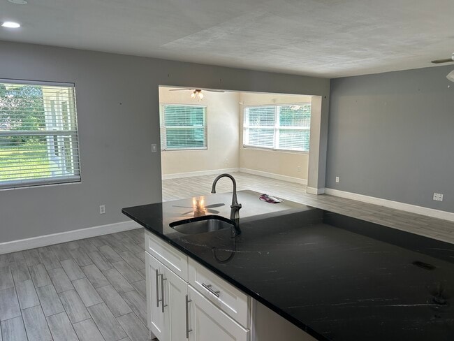 108 Frances Dr in Altamonte Springs, FL - Foto de edificio - Building Photo