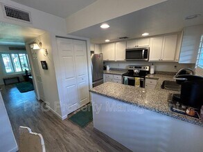 9831 S 48th Way in Phoenix, AZ - Building Photo - Building Photo