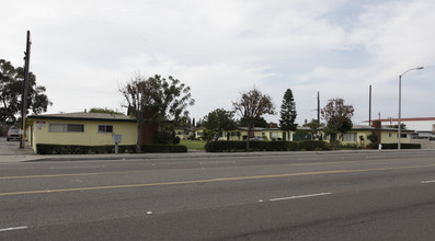 615-617 Victoria St in Costa Mesa, CA - Foto de edificio - Building Photo