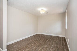 75 Summer St, Unit 1 in Medford, MA - Building Photo - Building Photo