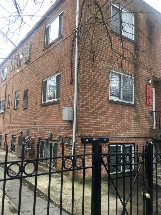 4101 Gault Plz NE, Unit 101 in Washington, DC - Foto de edificio
