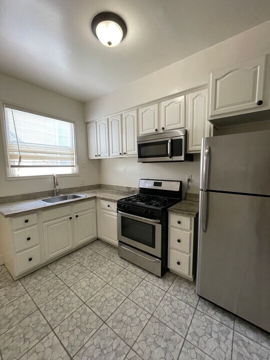 1626-1632 Linden St in Oakland, CA - Building Photo