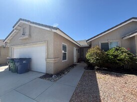 1786 Linn Way in Lancaster, CA - Building Photo