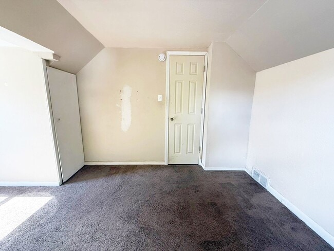 16605 Lotus Dr in Cleveland, OH - Building Photo - Building Photo