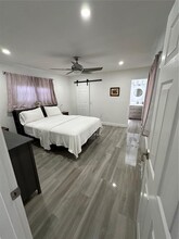 12010 NW 33rd St in Sunrise, FL - Foto de edificio - Building Photo