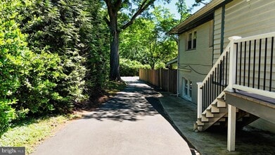 4316 Brookside Dr in Alexandria, VA - Building Photo - Building Photo