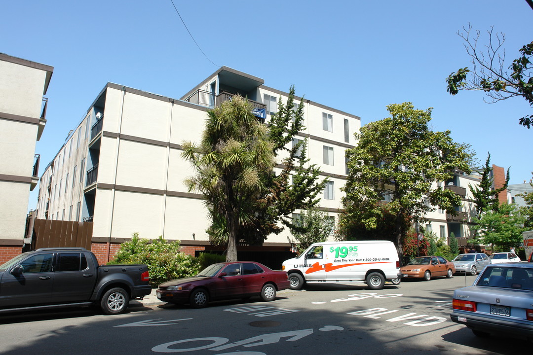 2520 Hillegass Ave in Berkeley, CA - Foto de edificio