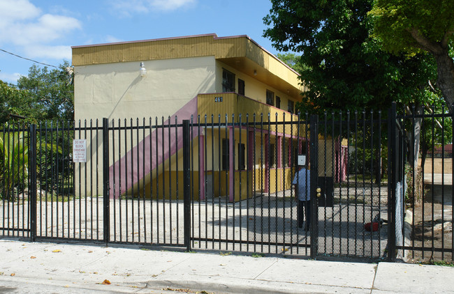 461 NW 9th St in Miami, FL - Building Photo - Building Photo