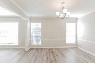 13809 Walkers Creek Dr in Charlotte, NC - Foto de edificio - Building Photo