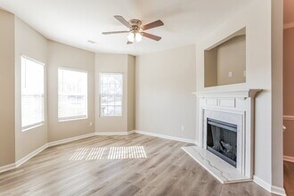 5480 Sierra Trl in College Park, GA - Building Photo - Building Photo