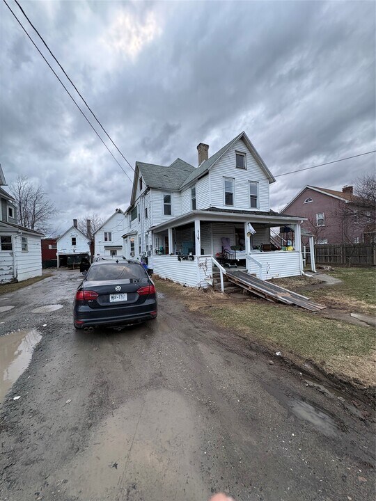 519 E Main St in Endicott, NY - Building Photo