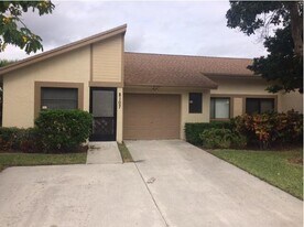 8107 Windgate Dr in Boca Raton, FL - Building Photo