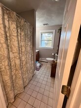 25A Elmbrook Rd in Bedford, MA - Foto de edificio - Building Photo