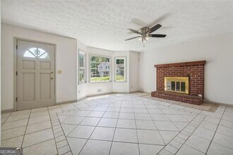 1532 Daniel Ln in Lawrenceville, GA - Foto de edificio - Building Photo