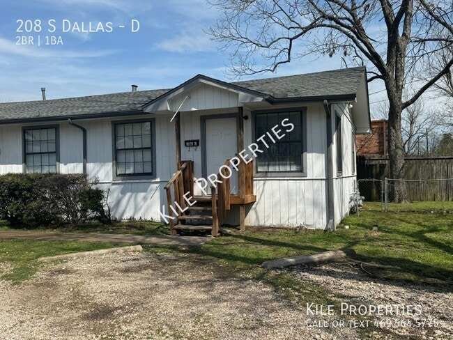 208 S Dallas St in Kaufman, TX - Building Photo - Building Photo