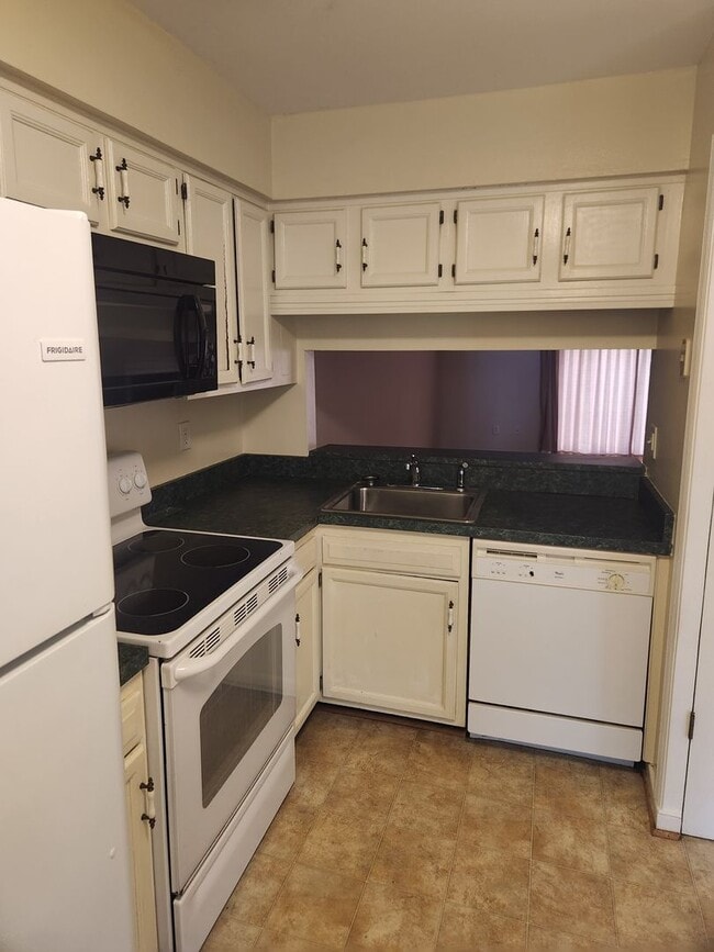 9607 Paddock Grove Ct in Chesterfield, VA - Building Photo - Building Photo