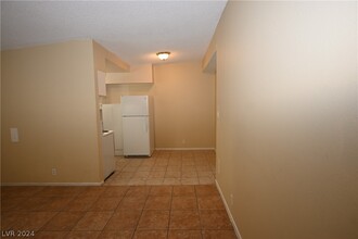 1905 Stewart Ave, Unit A in Las Vegas, NV - Building Photo - Building Photo