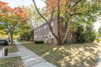 14104 77th Ave in Flushing, NY - Foto de edificio - Building Photo