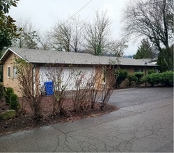 5819 SW Boundary St in Portland, OR - Building Photo - Building Photo