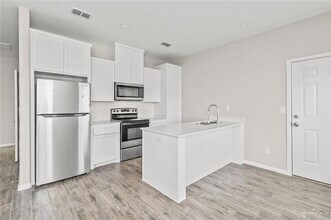 1305 Shavano Dr, Unit 1 in Edinburg, TX - Building Photo - Building Photo