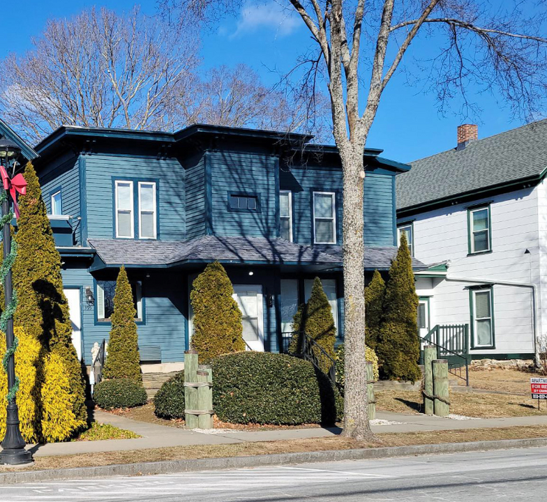 395 Main St in East Lyme, CT - Building Photo