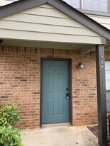 708 W Collins in Denton, TX - Building Photo