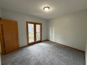 1340 N Campbell Ave, Unit 2 in Chicago, IL - Foto de edificio - Building Photo