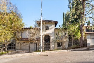 8152 Tianna Rd in Los Angeles, CA - Building Photo