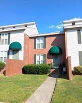 Lexington Place Apartments in West Columbia, SC - Building Photo