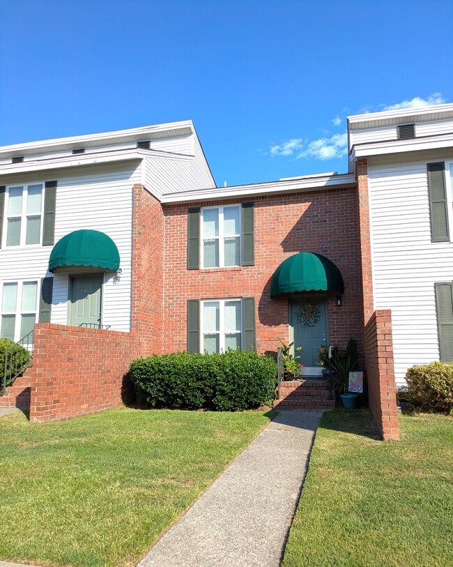 Lexington Place Apartments