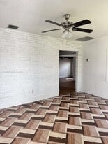 576 NW 147th St in Miami, FL - Building Photo