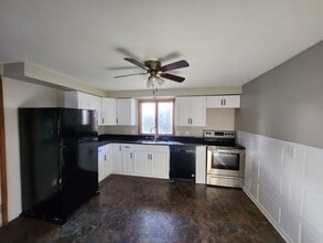 4140 Birchwood Dr N in Liverpool, NY - Building Photo - Building Photo