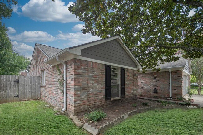 4019 Shelby Row in Sugar Land, TX - Building Photo - Building Photo