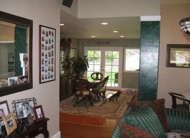 27567 Pamplico Dr in Santa Clarita, CA - Foto de edificio - Building Photo