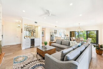 6770 Pelican Bay Blvd in Naples, FL - Building Photo - Building Photo
