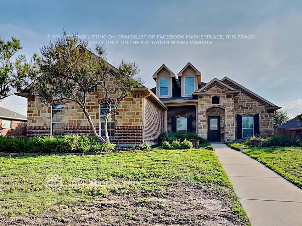 1637 Salado Tr in Weatherford, TX - Building Photo