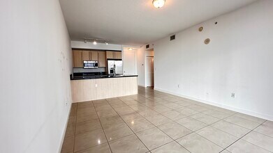 79 SW 12th St, Unit 1102 in Miami, FL - Building Photo - Building Photo