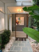 4220 Mesa Vista Dr in La Cañada Flintridge, CA - Foto de edificio - Building Photo