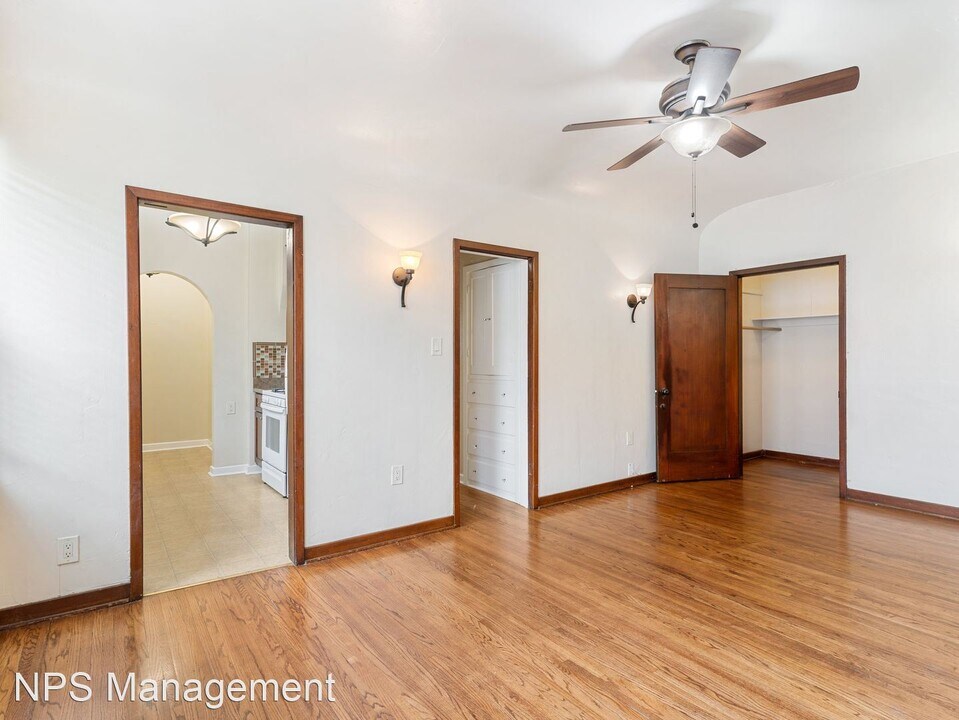 731 E Broadway in Long Beach, CA - Building Photo