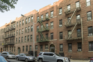 3071 34th St in Long Island City, NY - Building Photo