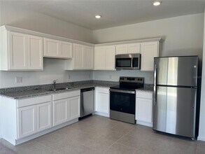 3301 Vesara Dr in Davenport, FL - Building Photo - Building Photo