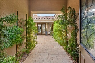 21 Grand Masters Dr in Las Vegas, NV - Building Photo - Building Photo