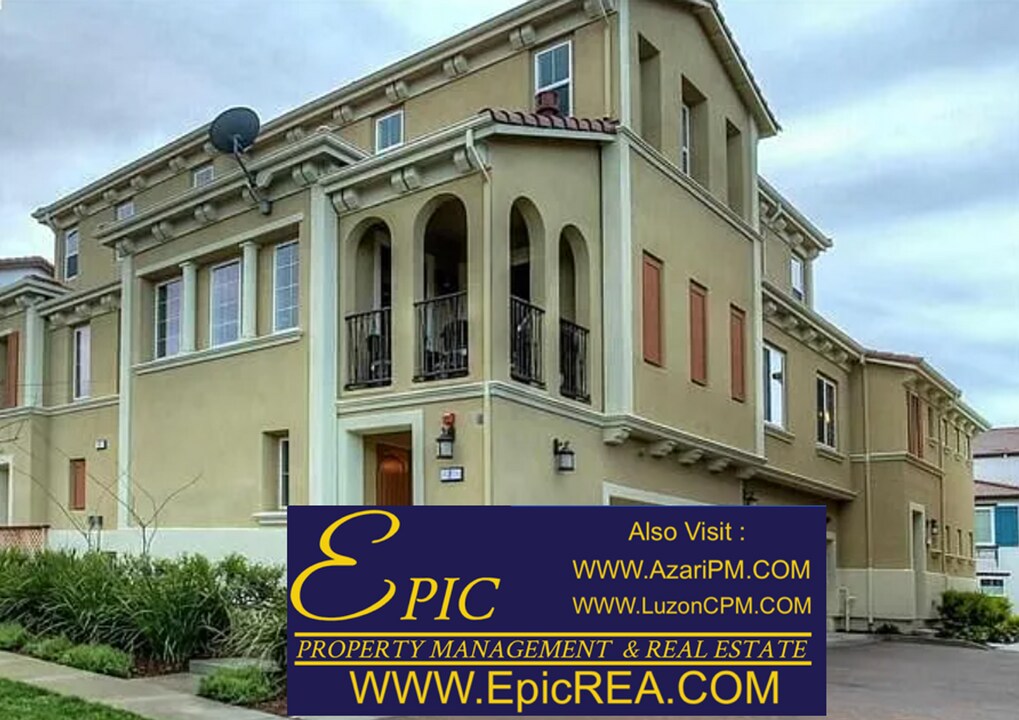 557 Selby Lane in Livermore, CA - Building Photo