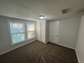 512 Rice St in Angleton, TX - Building Photo - Building Photo