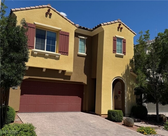 property at 2090 Morro Vista Dr