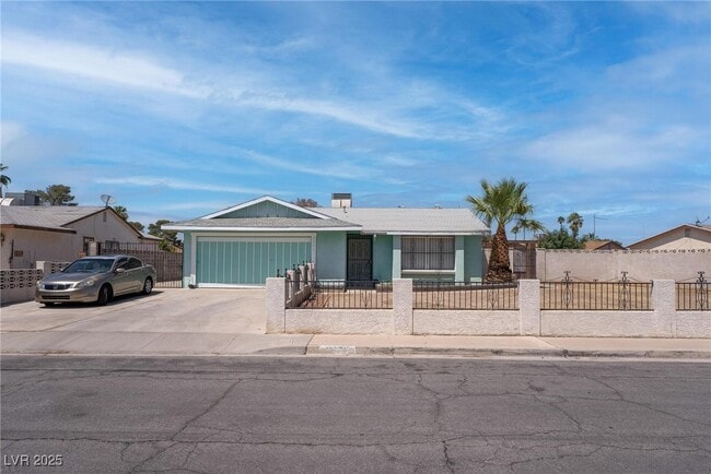 property at 2206 Sunnyslope Ave