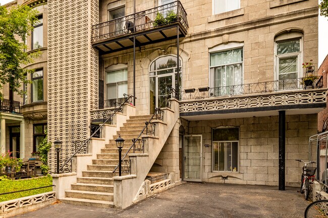 4221 De L'esplanade Av
