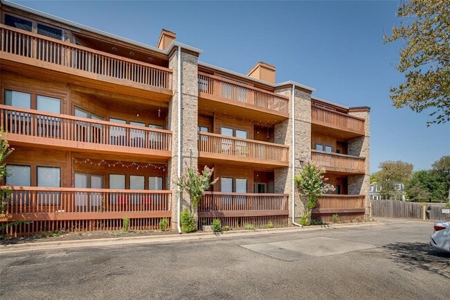 1406 Windsor Rd in Austin, TX - Building Photo - Building Photo