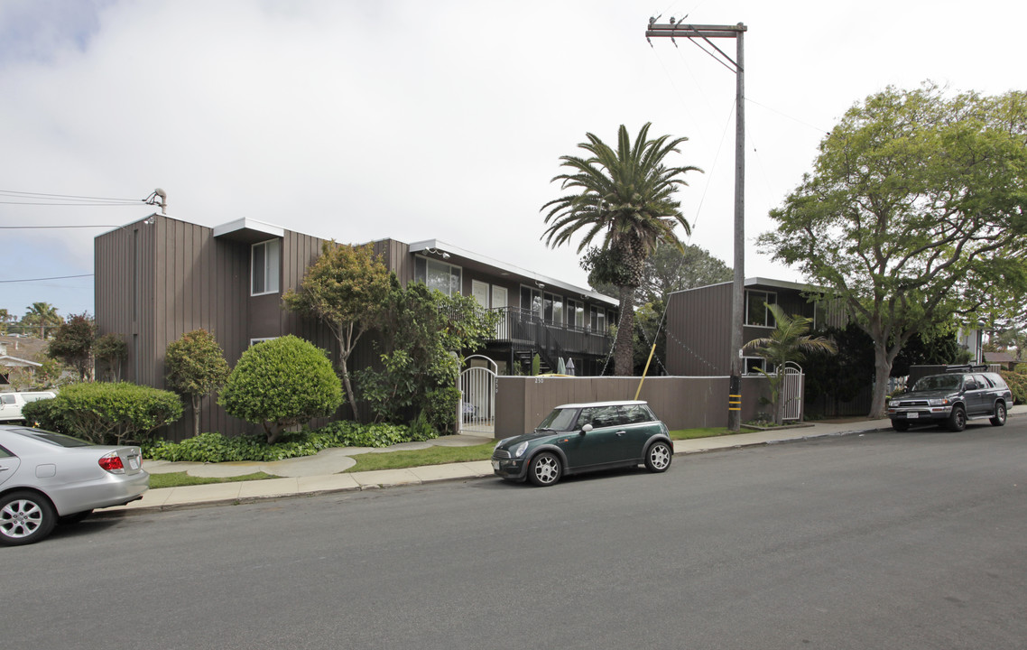 Hill Street Apartments in Solana Beach, CA - Building Photo