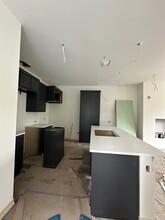 118 Shenandoah in San Antonio, TX - Building Photo - Interior Photo